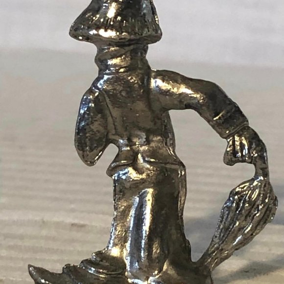 Vintage Small Pewter Clown W/ Hobo Clothes Holding Umbrella - Picture 8 of 9